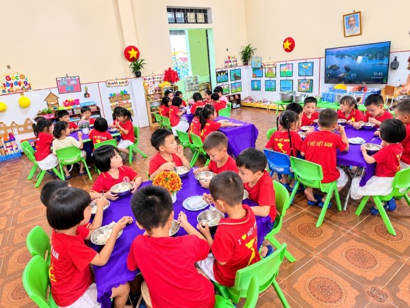 GIỜ ĂN BÁN TRÚ CỦA TRẺ